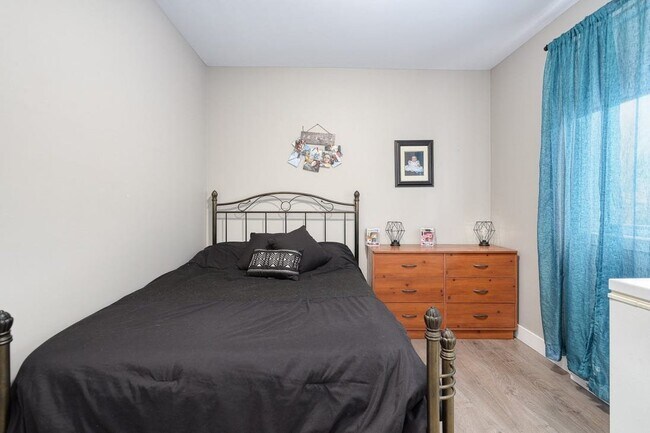 Foto del edificio - 1424 Bliss Ave