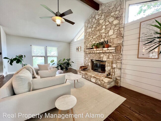 Building Photo - 4 br, 2.5 bath House - 9202 Lasater Street
