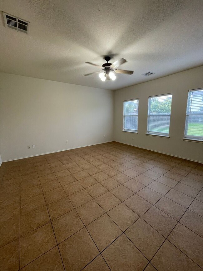 Building Photo - Call this 4 bedroom home yours - Available early April