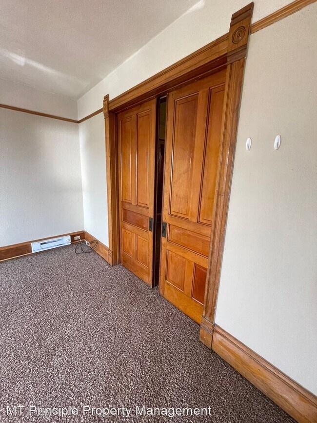 Building Photo - 4 br, 2 bath House - 517 W. Silver