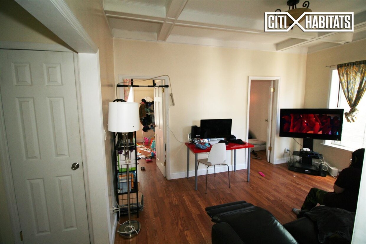 Foto principal - 860 Marcy Ave