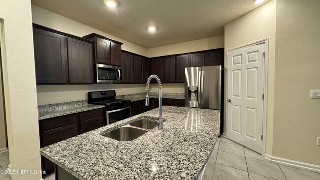 Foto del edificio - 443 Coastline Wy