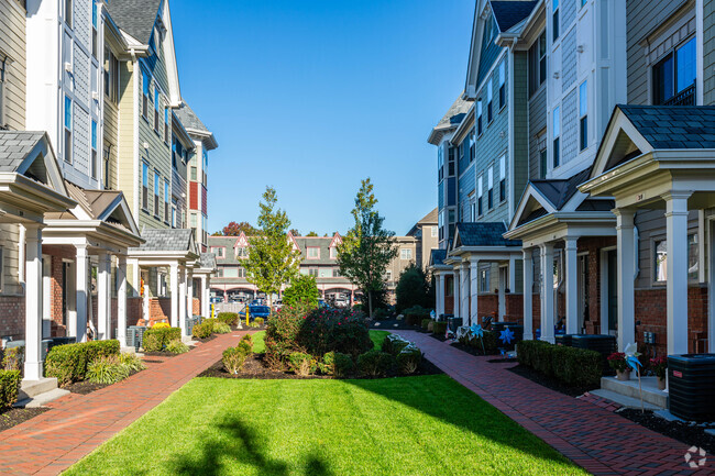 Court Yard - Station Square at Fanwood Townhomes