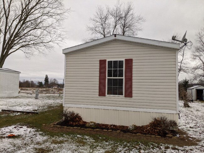 Building Photo - 4994 Onaway Dr