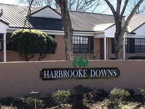 Building Photo - 901 Hargrove Rd