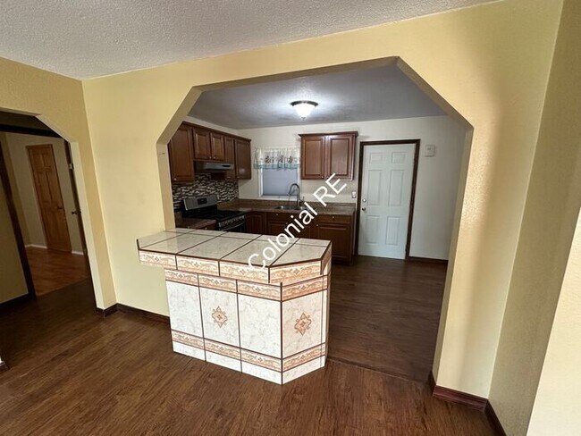 Foto del edificio - Spacious and updated 3 bedroom 2 bathroom ...