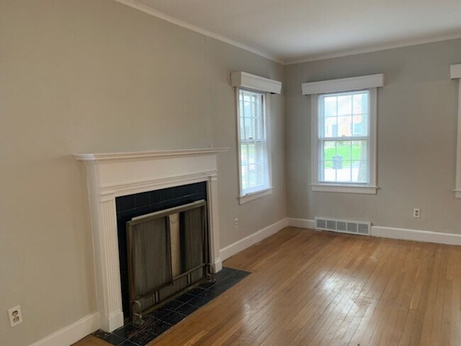Building Photo - Chevy Chase Charmer     240318