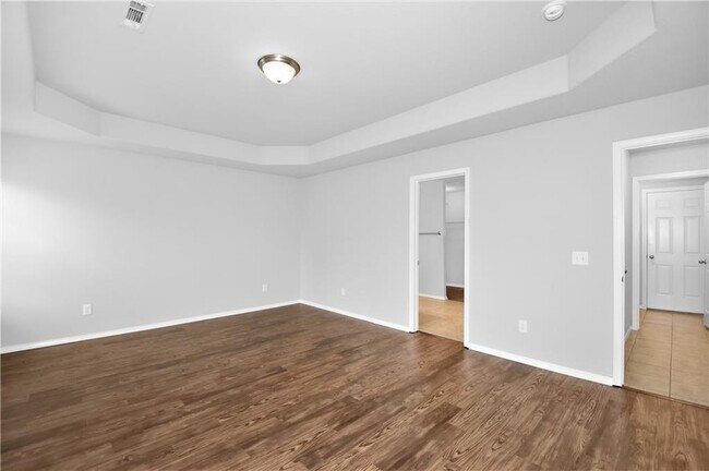 Building Photo - 1240 Lariat Dr