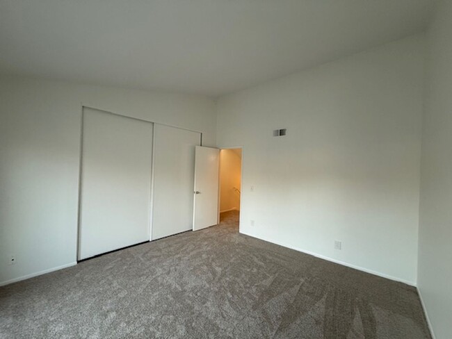 Foto del edificio - 2 bedroom townhome in Prime Aliso Viejo Lo...