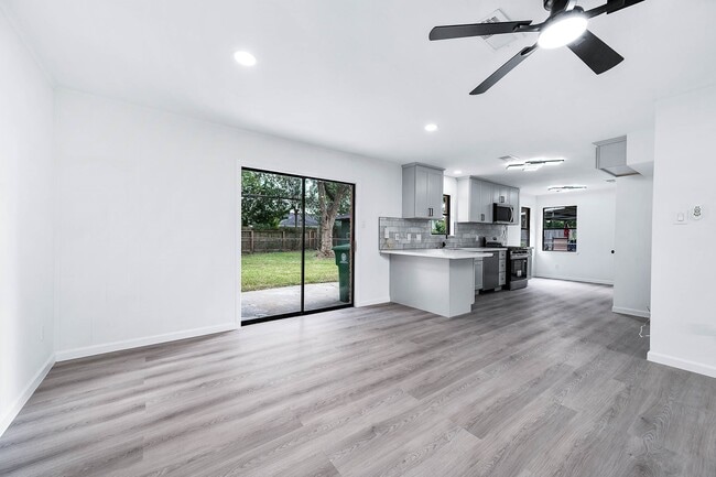 Foto del edificio - 7607 Grape St