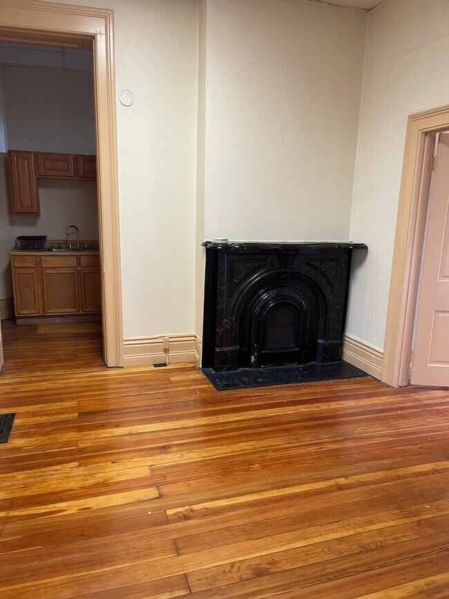 Foto del edificio - 204 N Mulberry St