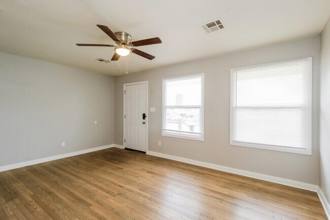 Foto del edificio - 4732 SE 24th St