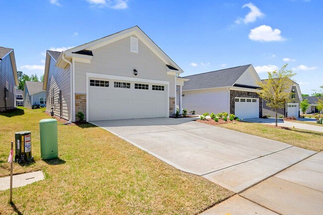 Foto del edificio - Stunning One Story Ranch Style Home in 55+...