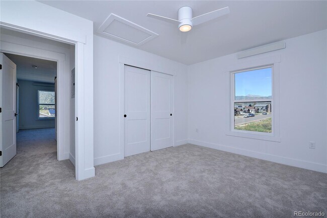 Foto del edificio - 10509 Engelmann Ave
