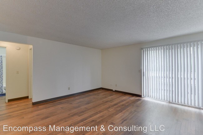 Building Photo - 390 Madrona Ave S