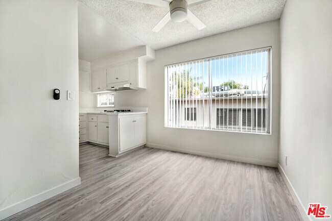 Foto del edificio - 1134 N Clark St