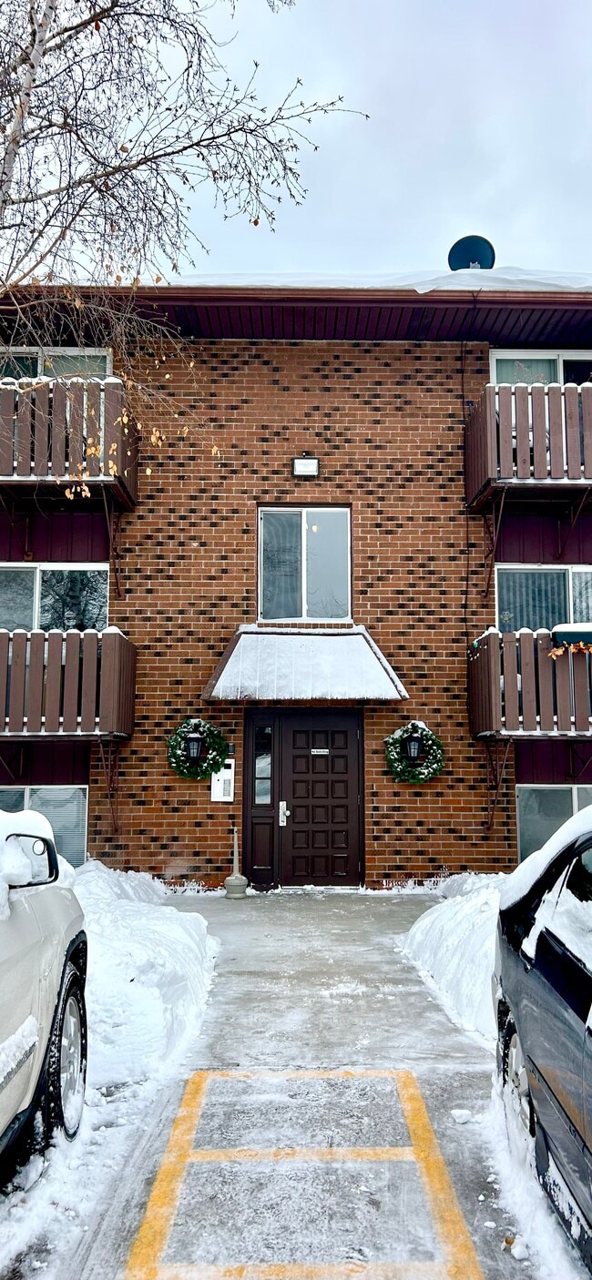 Foto del edificio - 1614 E Harding Dr