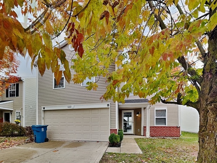 Primary Photo - 9207 Wandflower Dr