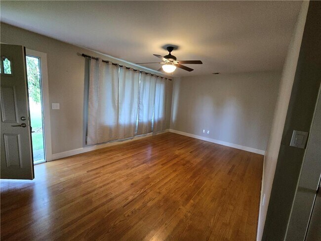 Foto del edificio - 9037 Claussville Rd