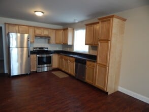 Building Photo - 30 James St