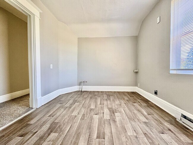 Foto del edificio - 1033 Oak St