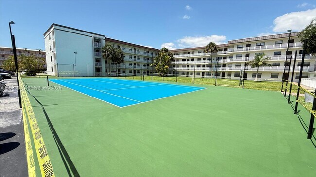 Foto del edificio - 500 NE 2nd St