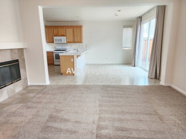 Foto del edificio - 6168 Springtime Common