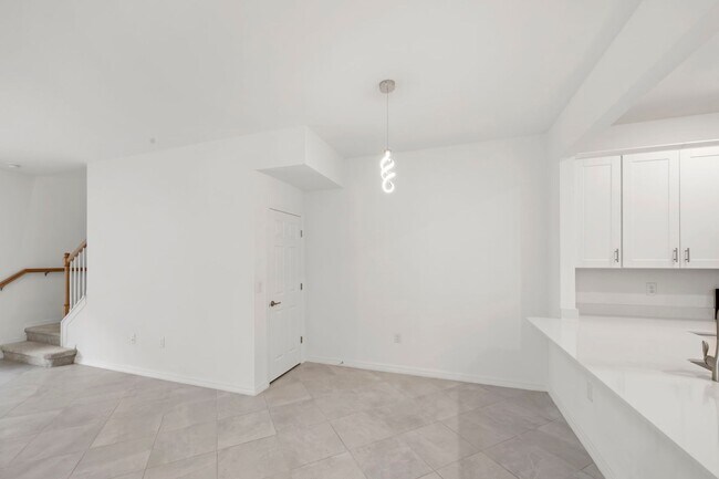 Building Photo - 2827 Blossom Wy