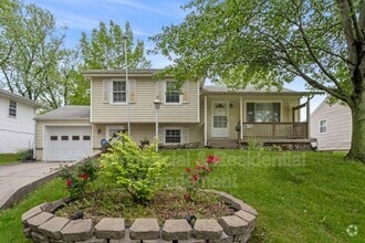 Building Photo - 7809 NE San Rafael Dr