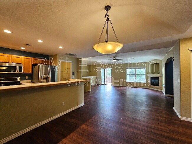 Building Photo - 6697 S Forest Way