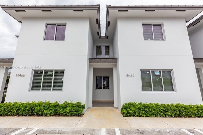 Foto del edificio - 15500 NW 2nd Ave
