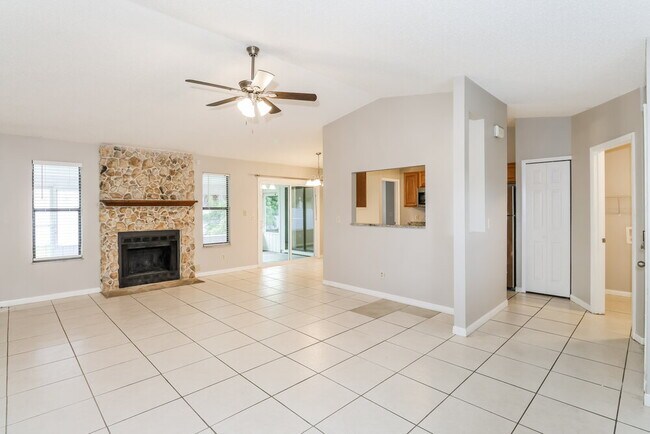 Foto del edificio - 948 Highland Ave NW