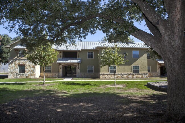 Foto del edificio - 779 W Mayfield Blvd