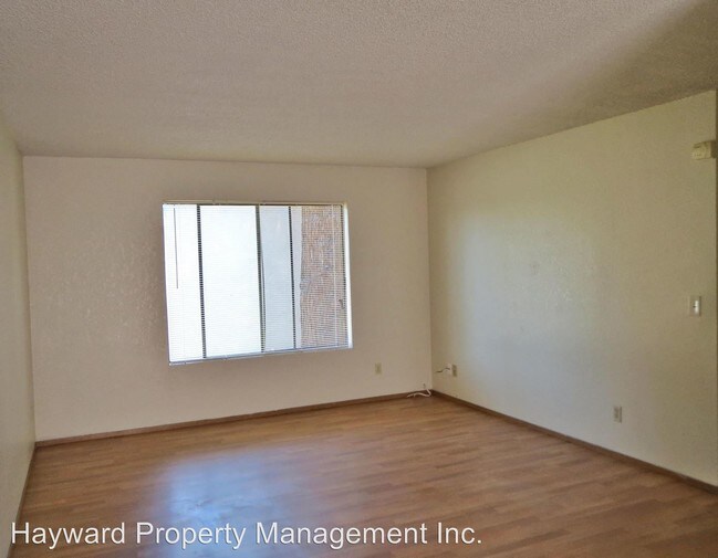 Building Photo - 749 Schafer Rd