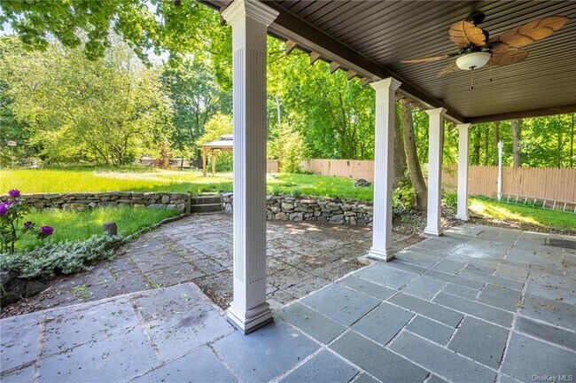 Building Photo - 65 Furnace Dock Rd