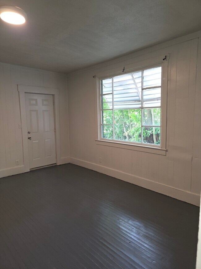 Sala de estar - 211 S Western Ave