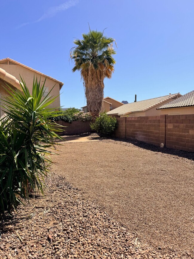 Foto del edificio - 9005 N Lawndale Dr