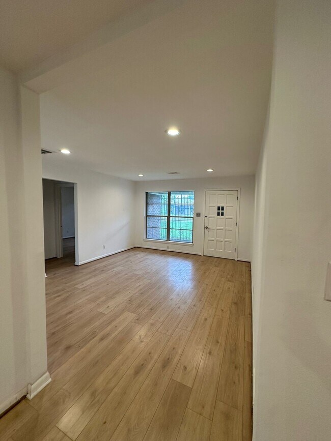 Foto del edificio - 4410 Billingsley St