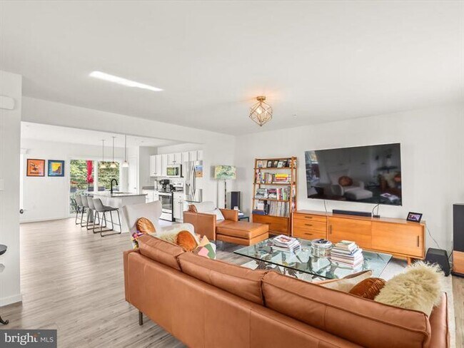 Foto del edificio - 4341 Forbes Dr