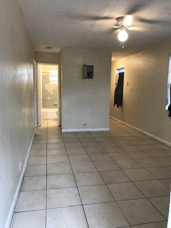 Foto del edificio - 1224 NW 3rd St