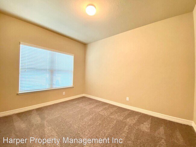 Building Photo - 4 br, 2.5 bath House - 525 Saddle Burrow