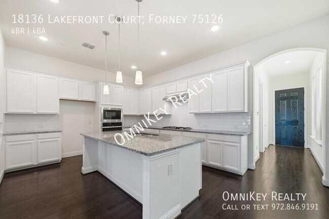 Building Photo - 18136 Lakefront Ct