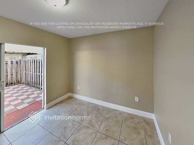 Foto del edificio - 7477 NW 180th St