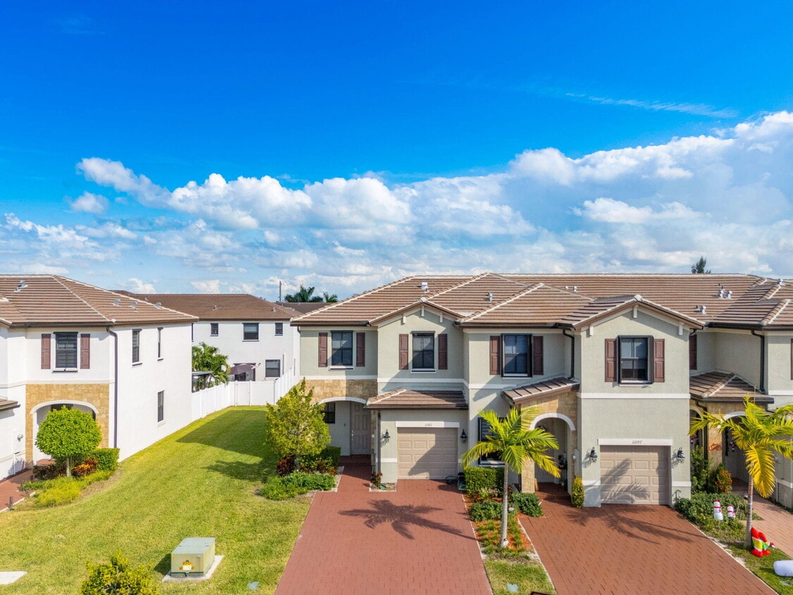 Primary Photo - 11101 W 33rd Ct