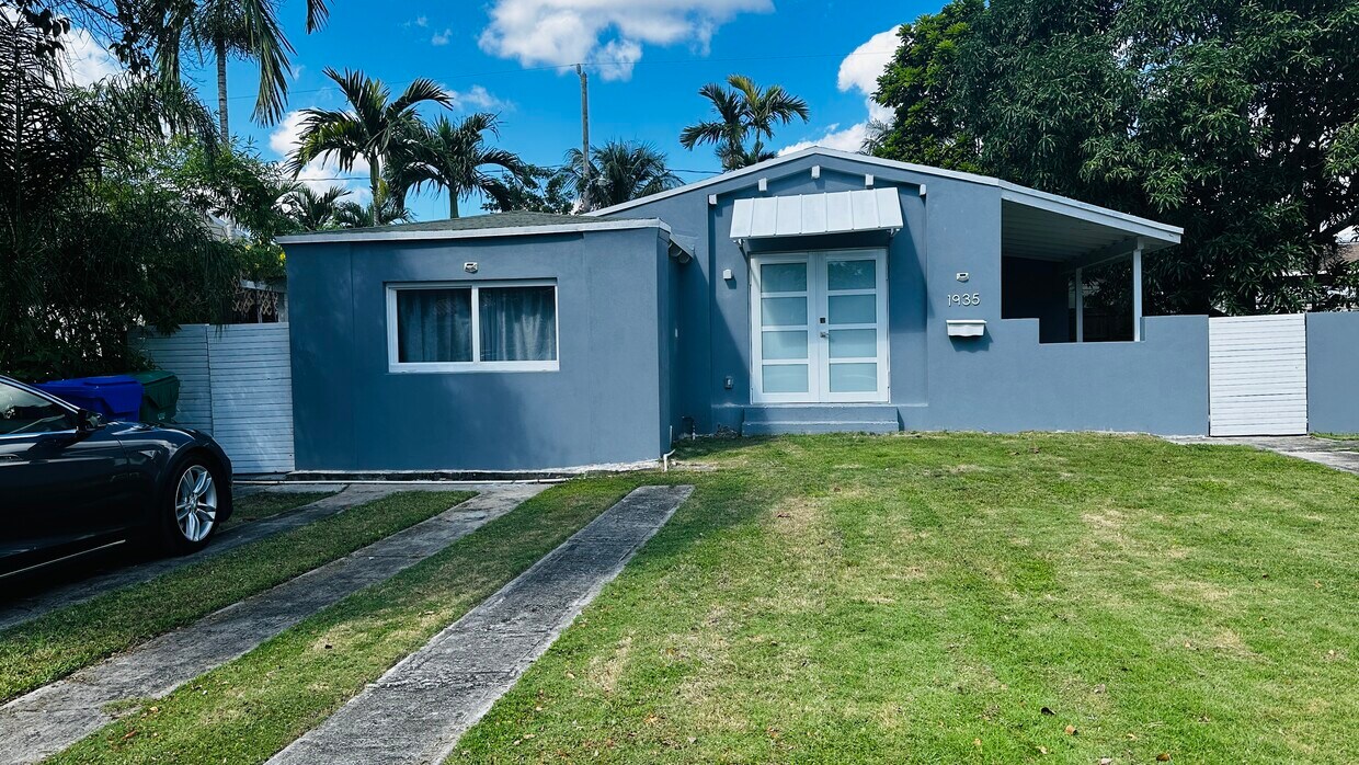 Foto principal - 1935 SW 21st Ter