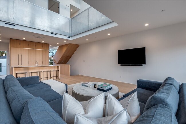 Foto del edificio - 4626 Coles Manor Pl