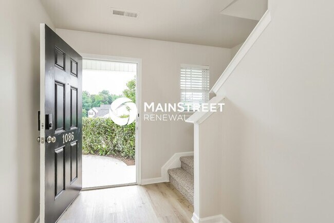 Foto del edificio - 3 Bedroom Pet-Friendly Home in BURLINGTON,...