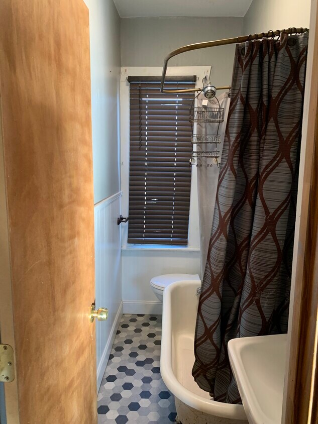 42 Alpine Ave Unit 2, Fairhaven, MA 02719 Apartments in Fairhaven, MA