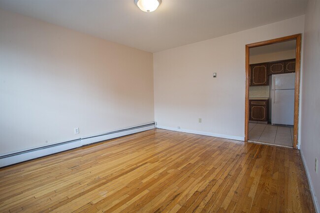 Foto del edificio - 325-327 John St