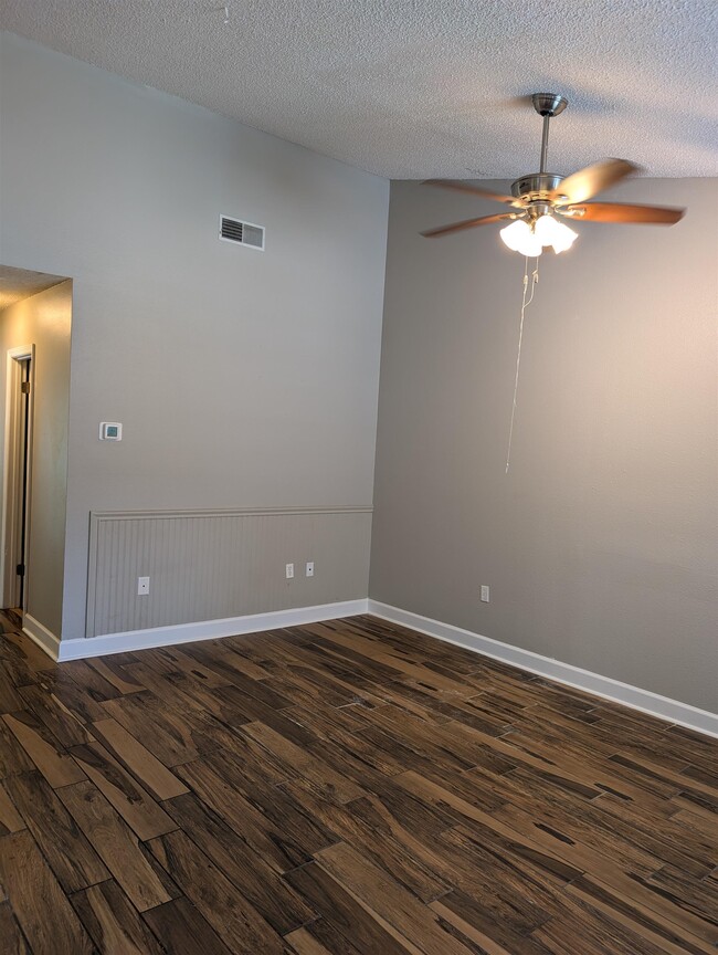 Photo - 453 Cactus St House